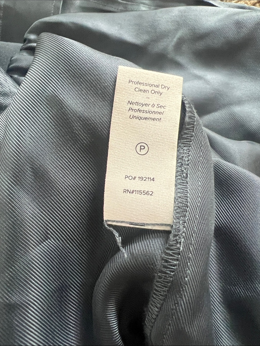 Cinq a Sept Giles Cargo Pants
Shadow. Size Large - Picture 7 of 9